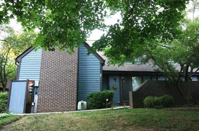 Building Photo - 17 Valley View Dr