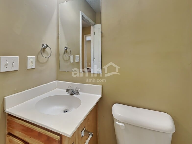 Building Photo - 5023 Holdsworth Dr