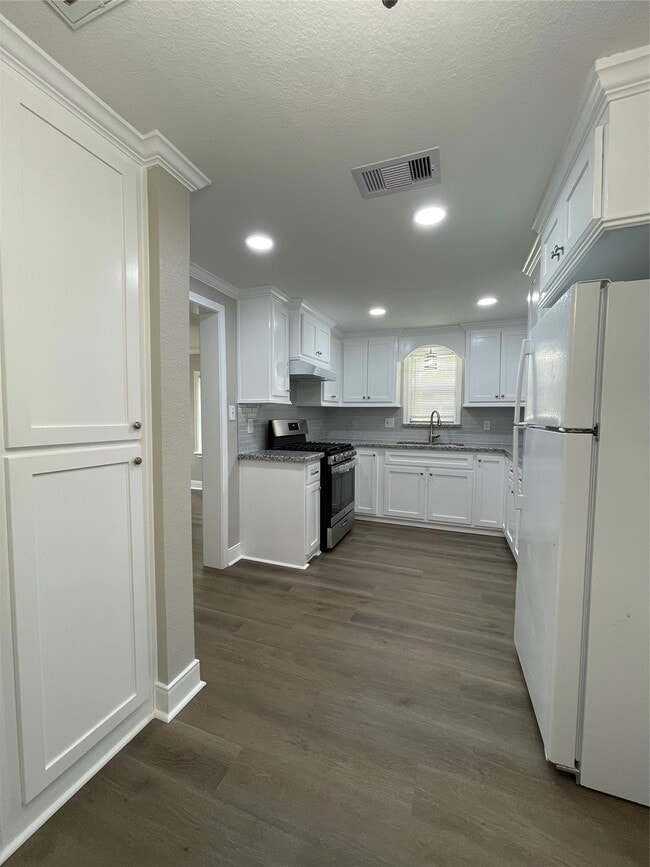 Building Photo - 309 Ryan St