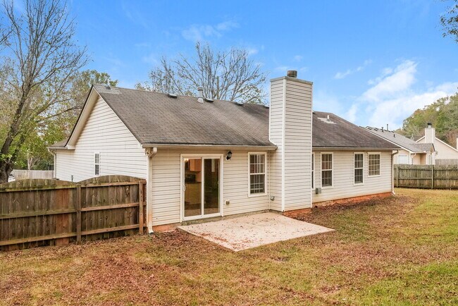 Building Photo - 509 Sarah's Ln