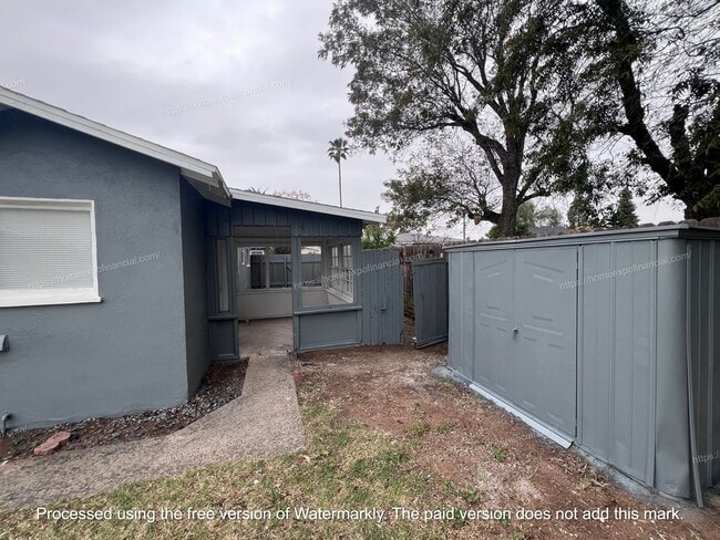 Building Photo - Nice Home For Rent with private yard