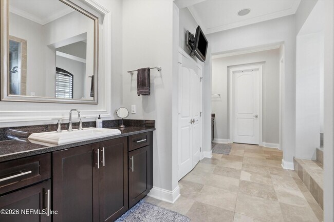 Building Photo - 4571 San Lorenzo Blvd