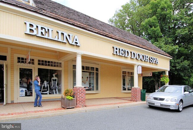 Building Photo - 10655 Montrose Ave