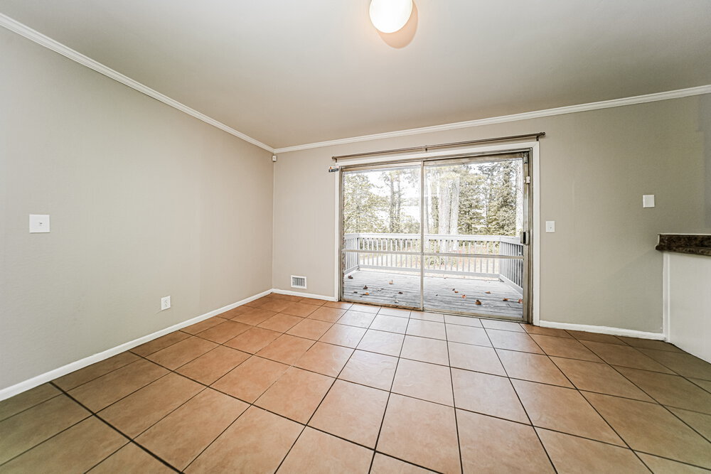 Building Photo - 2107 Hilton Dr