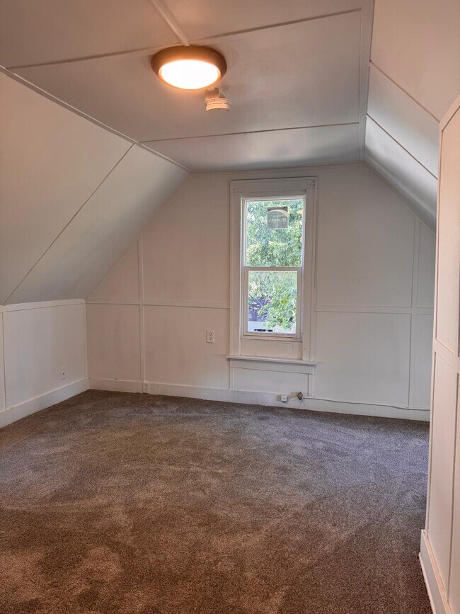 Building Photo - 1723 S 8th St