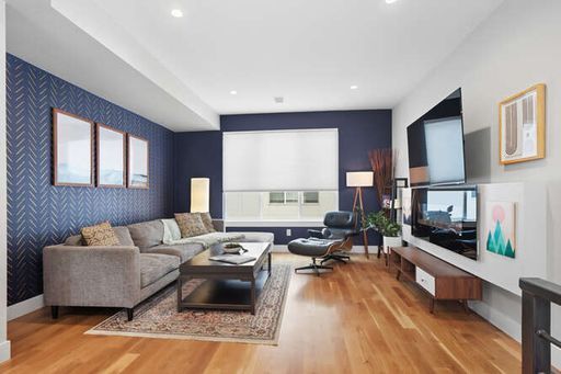Building Photo - Modern City Living Near Downtown Denver Av...