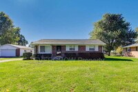 Building Photo - 705 Orchard Ln