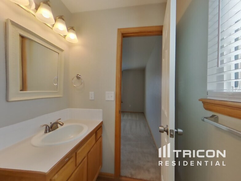 Building Photo - 1511 Stonewood Ct