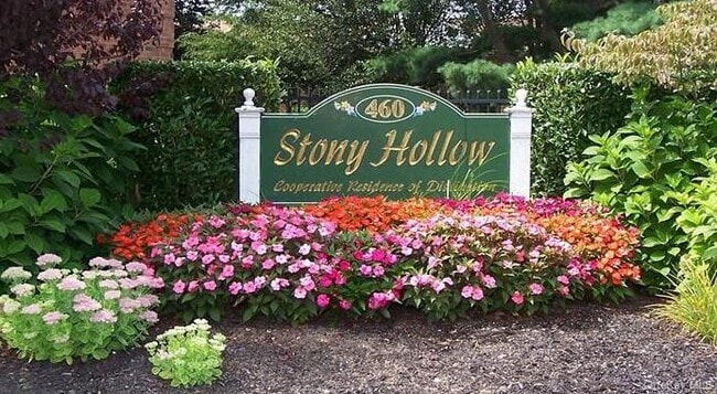 Building Photo - 460 Old Town Rd