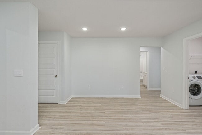 Building Photo - 522 Mary Lou Way