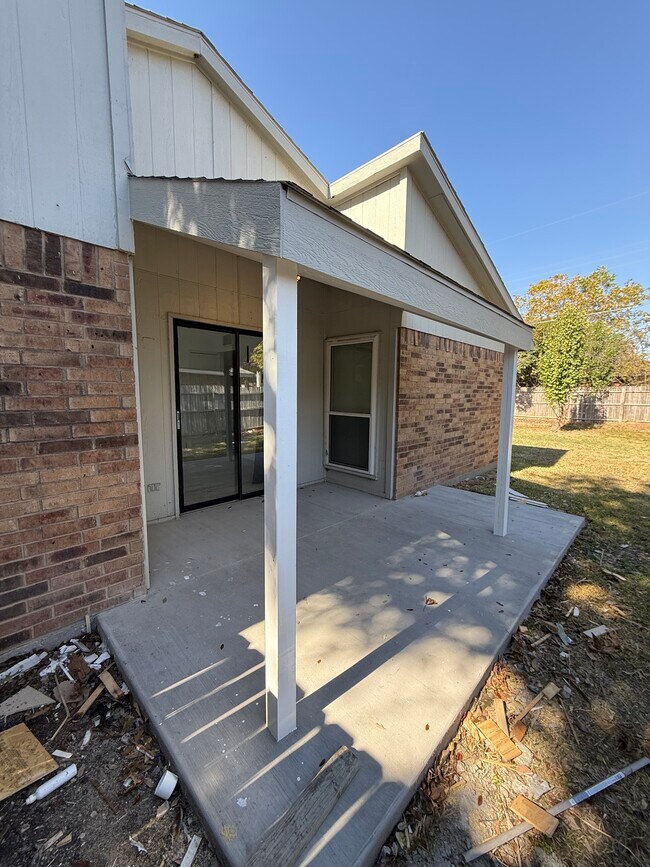 Building Photo - 125 London Ln