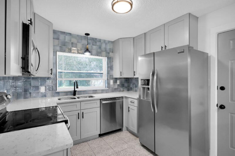 Building Photo - 1374 Murray Dr