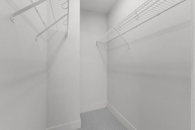 Building Photo - “Sleek Design Meets Walkable Downtown Livi...