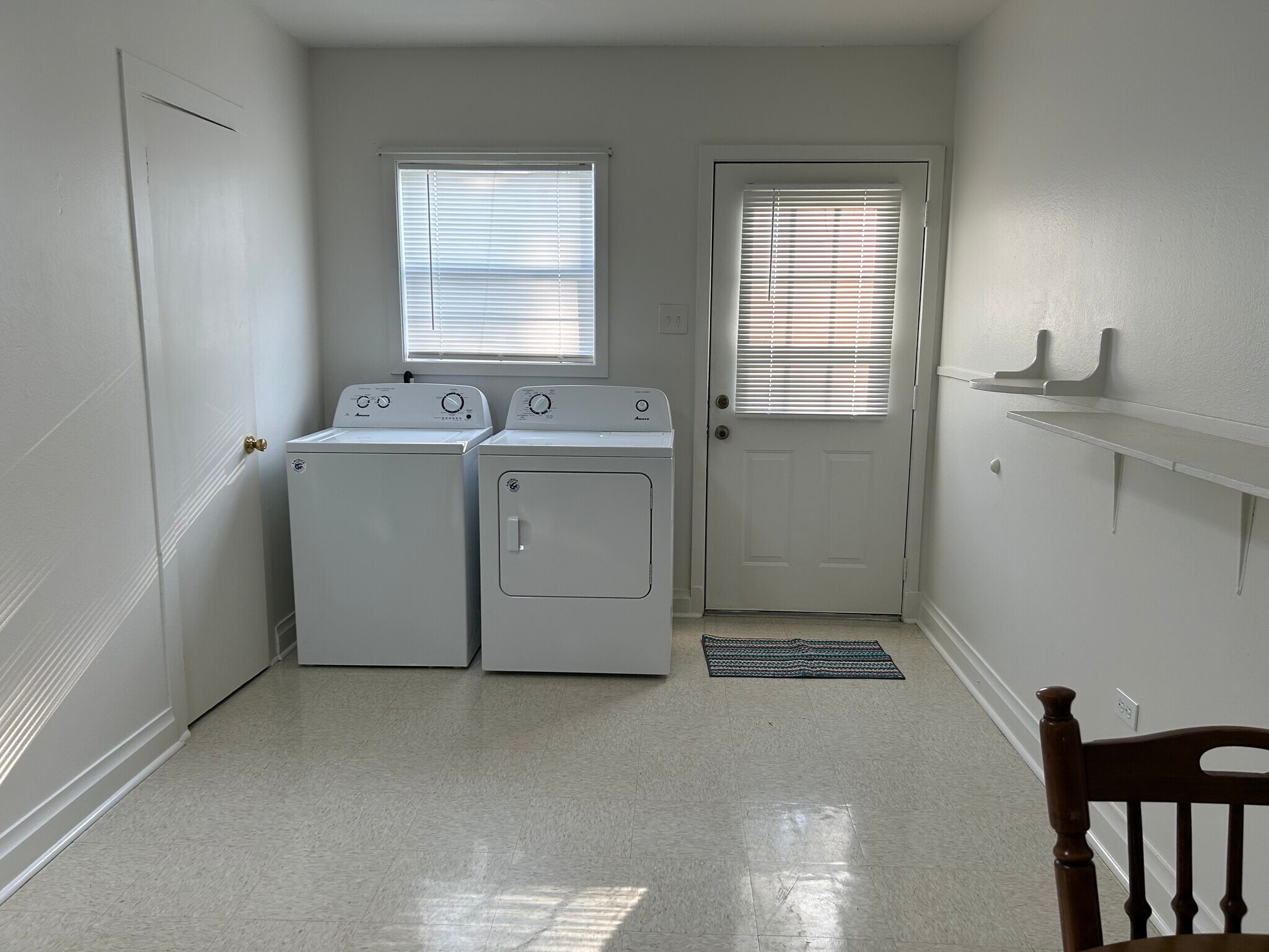 Full size washer and dryer - 5308 LA-1