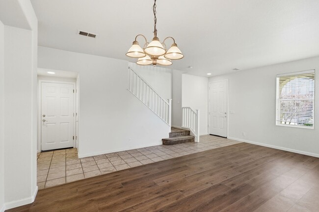 Building Photo - Seaview Ranch Neighborhood!