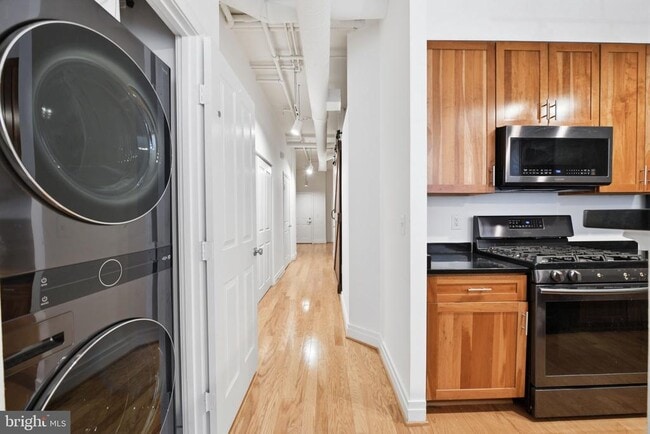 Building Photo - 1205 N Garfield St