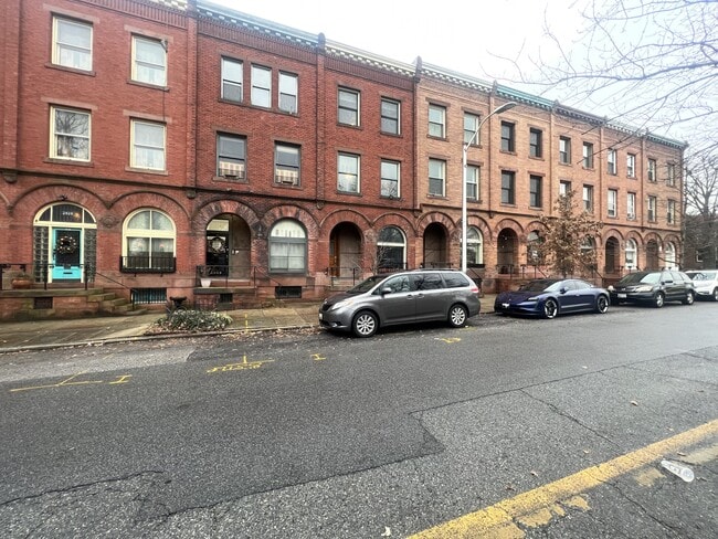 Building Photo - 2030 Park Ave