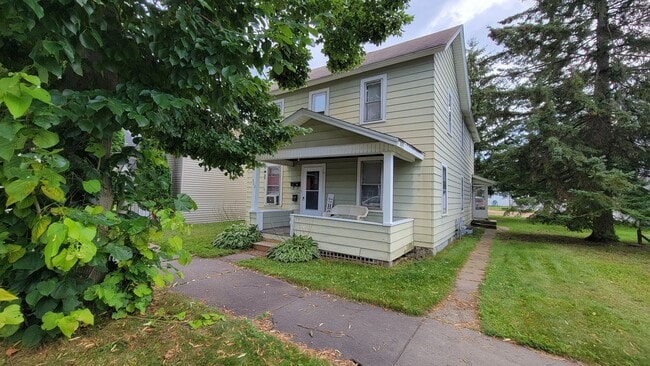 Building Photo - 322 N 2nd Ave