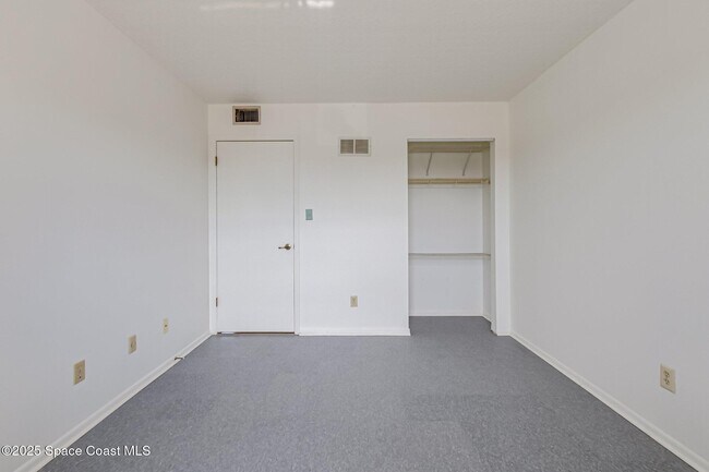 Building Photo - 2465 S Washington Ave