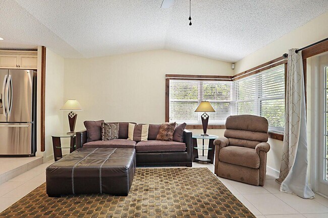 Building Photo - 11337 Little Bear Way