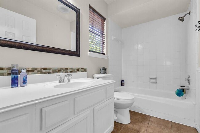 Building Photo - 30114 Thorsby Dr