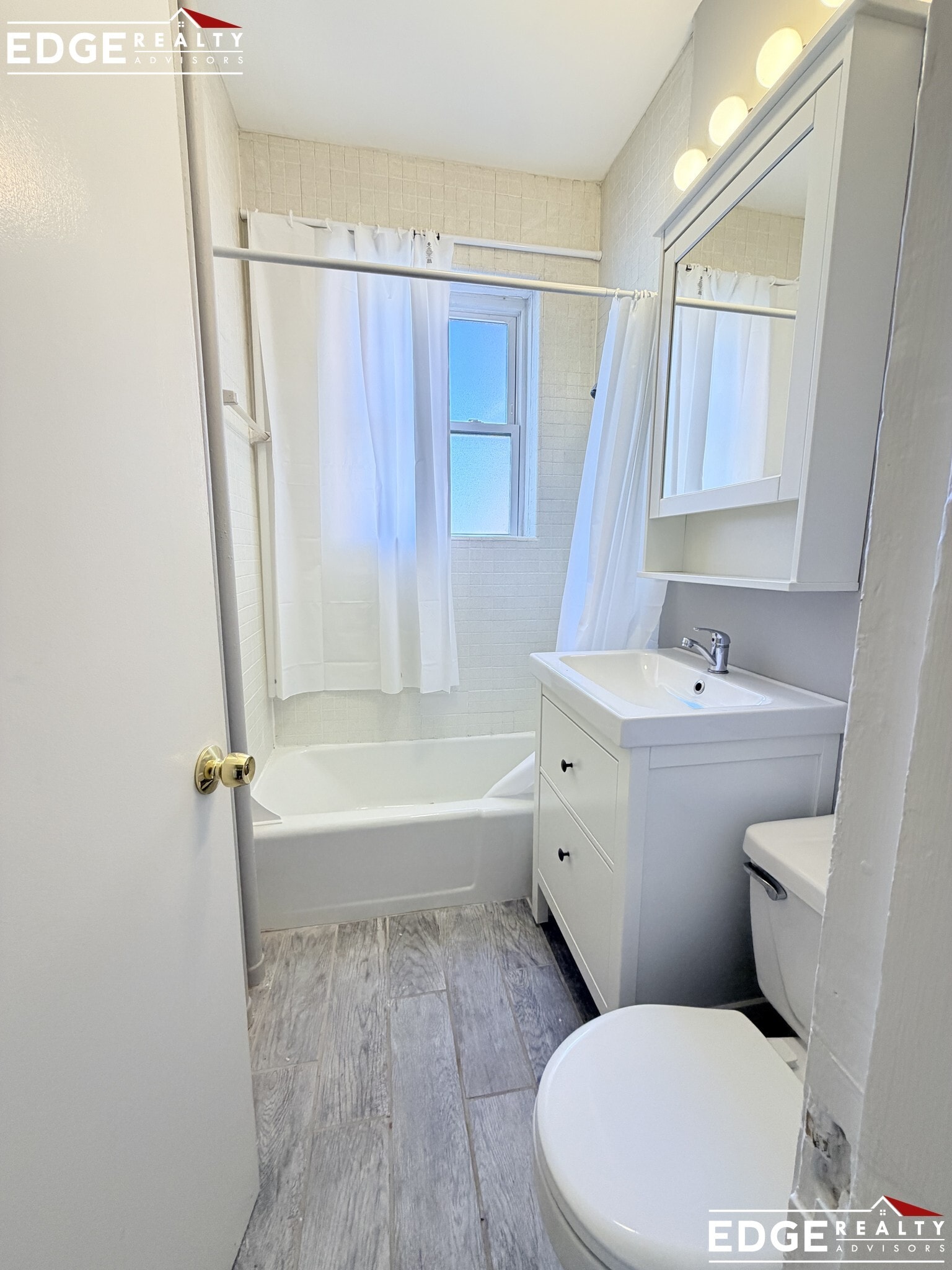 Building Photo - 25 Mt Hood Rd