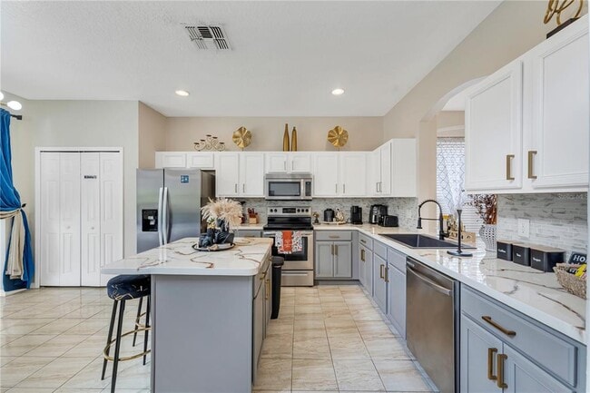Building Photo - 2736 Lido Key Dr
