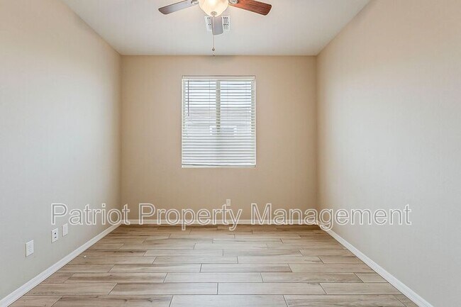 Building Photo - 25930 N Langley Dr