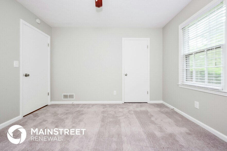 Building Photo - 3438 Creekwood Dr SE