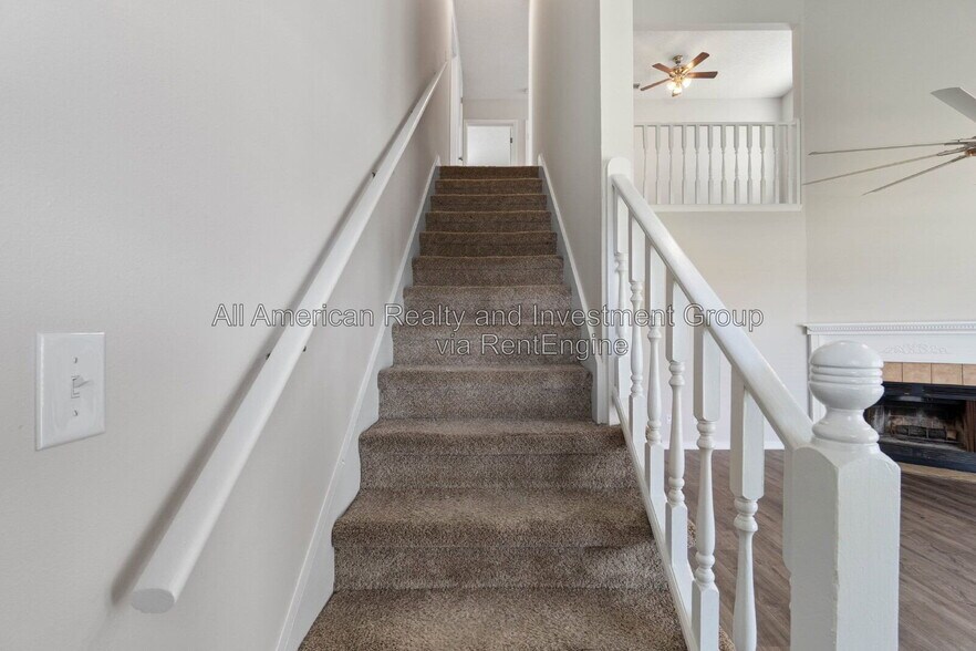 Building Photo - 608 Drakes Landing