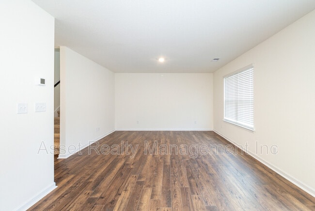 Building Photo - 329 Aspen Dr