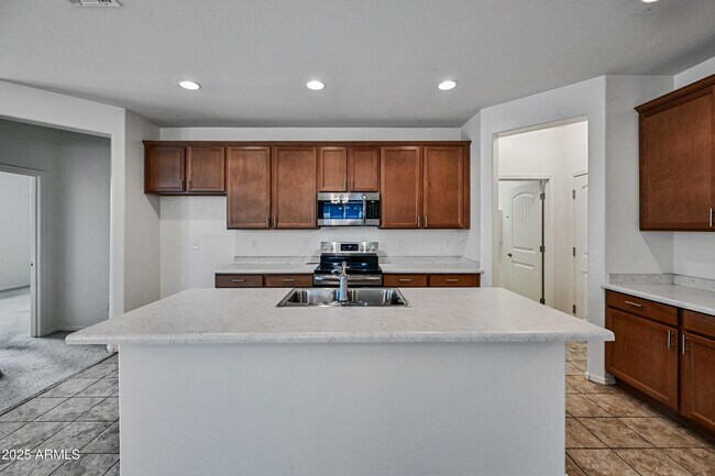 Building Photo - 17677 W Country Club Terrace