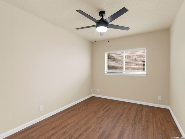 Building Photo - 10802 Winter Creek