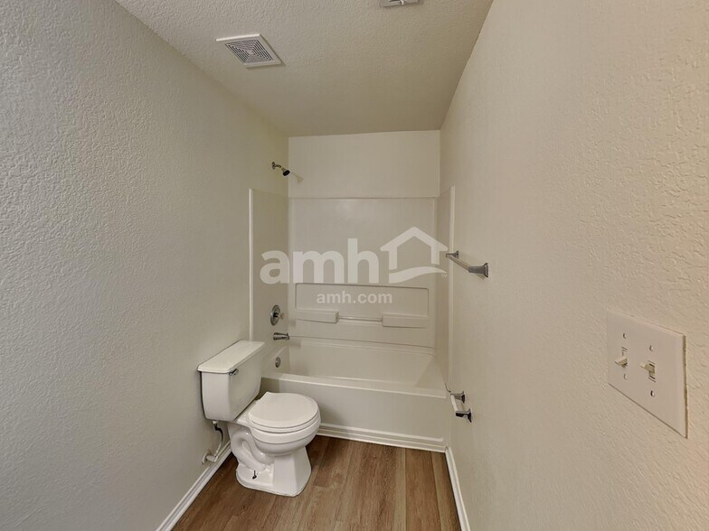 Building Photo - 7607 Presidio Creek