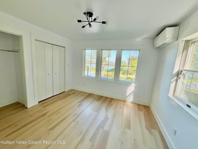 Building Photo - 5265 NY-9G