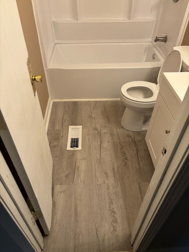 Building Photo - 1001 Breathitt St