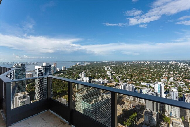 Building Photo - 1000 Brickell Plaza