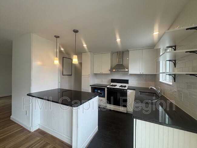 Building Photo - 2929 Terrace Dr