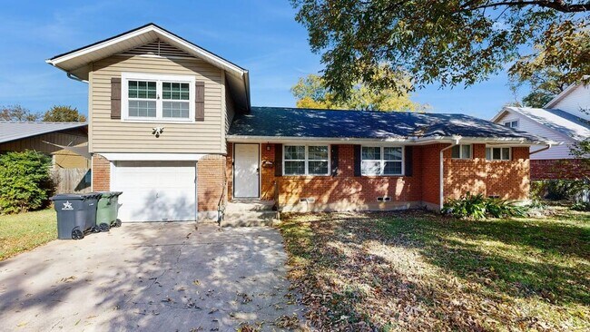 Building Photo - 1317 Killian Dr