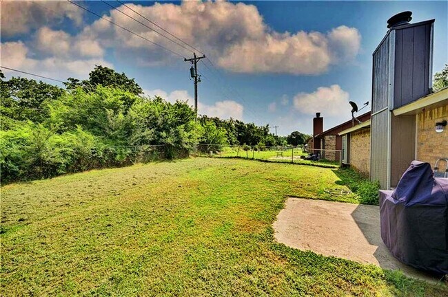 Building Photo - Gorgeous 3 bed/2 bath home in MWC!!