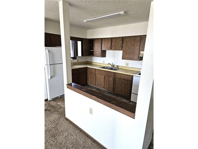 Building Photo - 110 1st St N