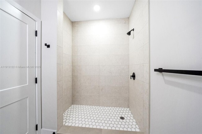 Building Photo - 4307 E 8th Ct