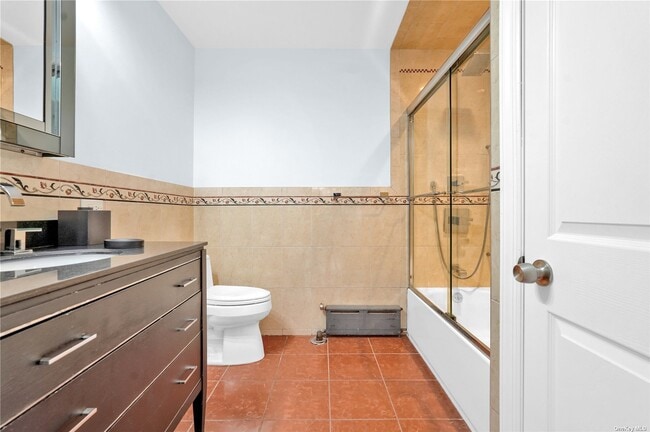 Building Photo - 104-14 Metropolitan Ave