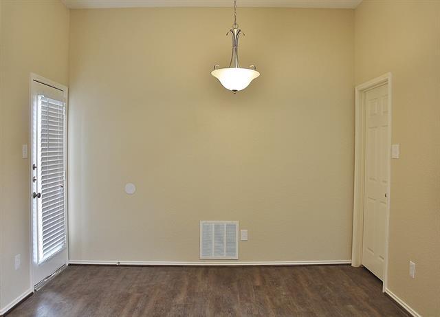 Building Photo - 712 Claire View Dr