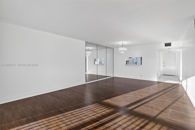 Building Photo - 900 SW 128th Ave