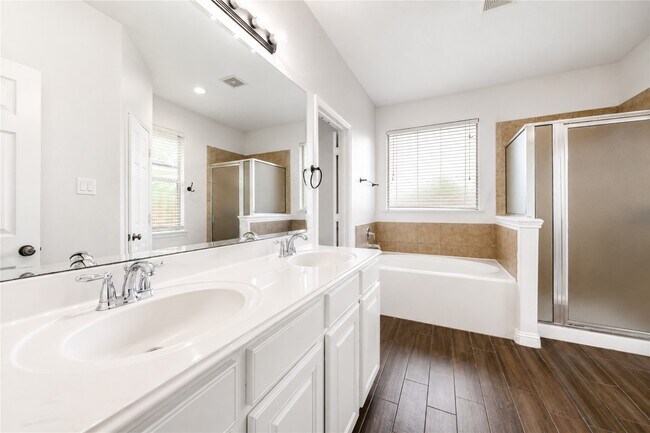 Building Photo - 20138 Jasper Oaks Dr