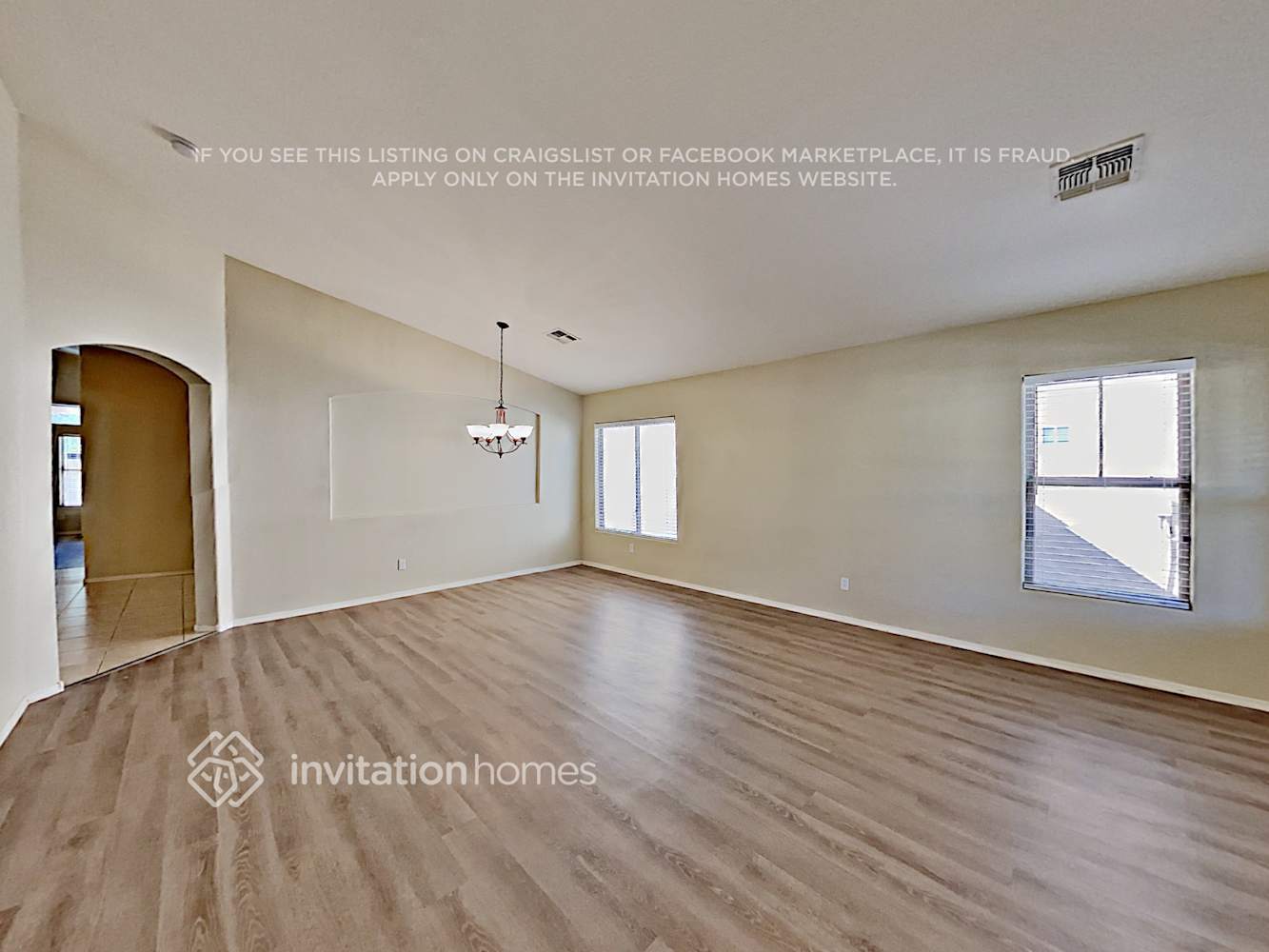 Building Photo - 11577 W Yuma St
