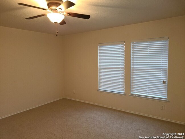Building Photo - 3 Bedroom with Game Room!