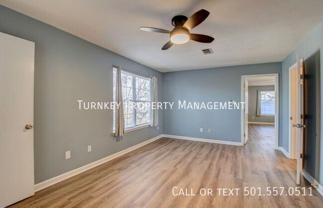 Building Photo - 3 Rocky Top Cove