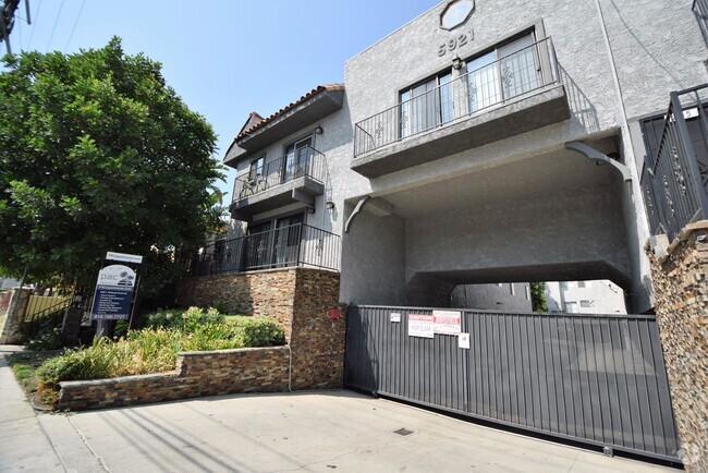 Building Photo - 5921 Whitsett Ave
